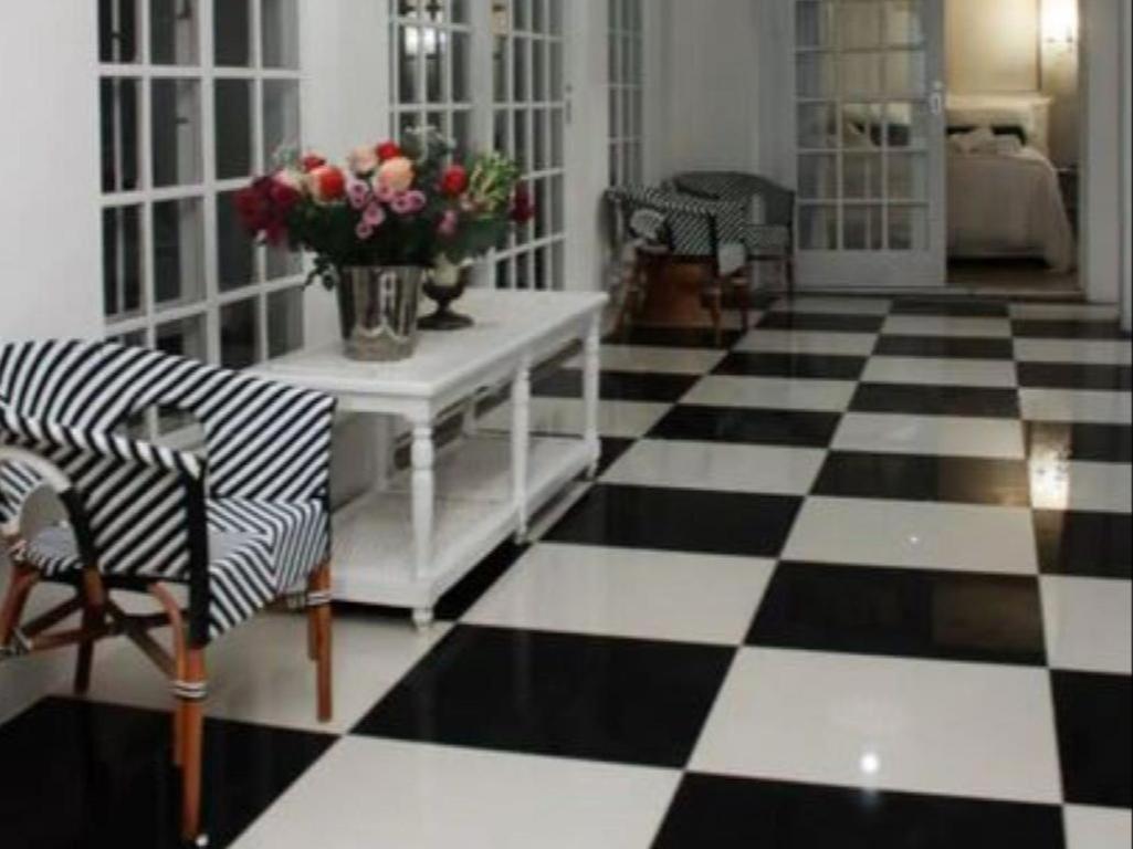 La Belle Guest House Bloemfontein Kültér fotó