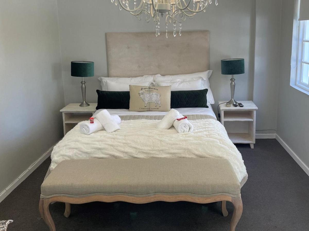 La Belle Guest House Bloemfontein Szoba fotó